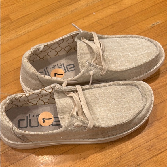 New! Hey Dude Beige Casual Shoes - Picture 3 of 4